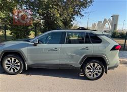 تۆیۆتا ڕاڤ 4